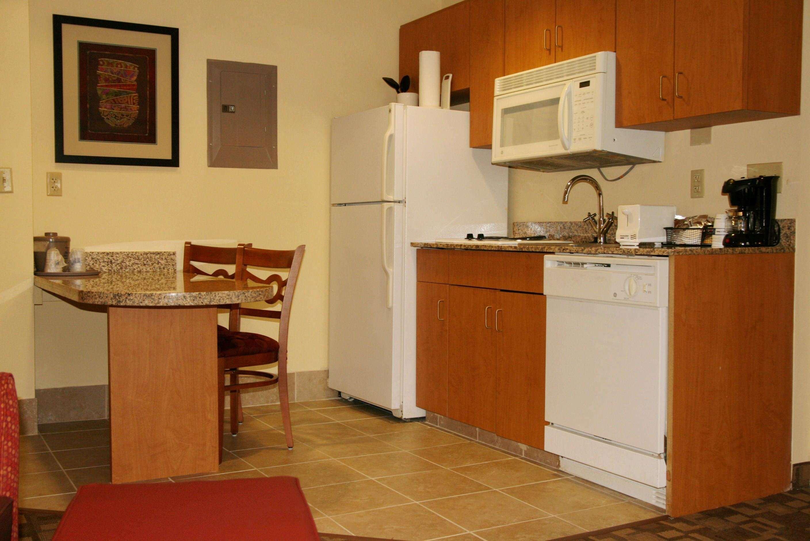 Hampton Inn & Suites Kansas City-Merriam Exteriör bild