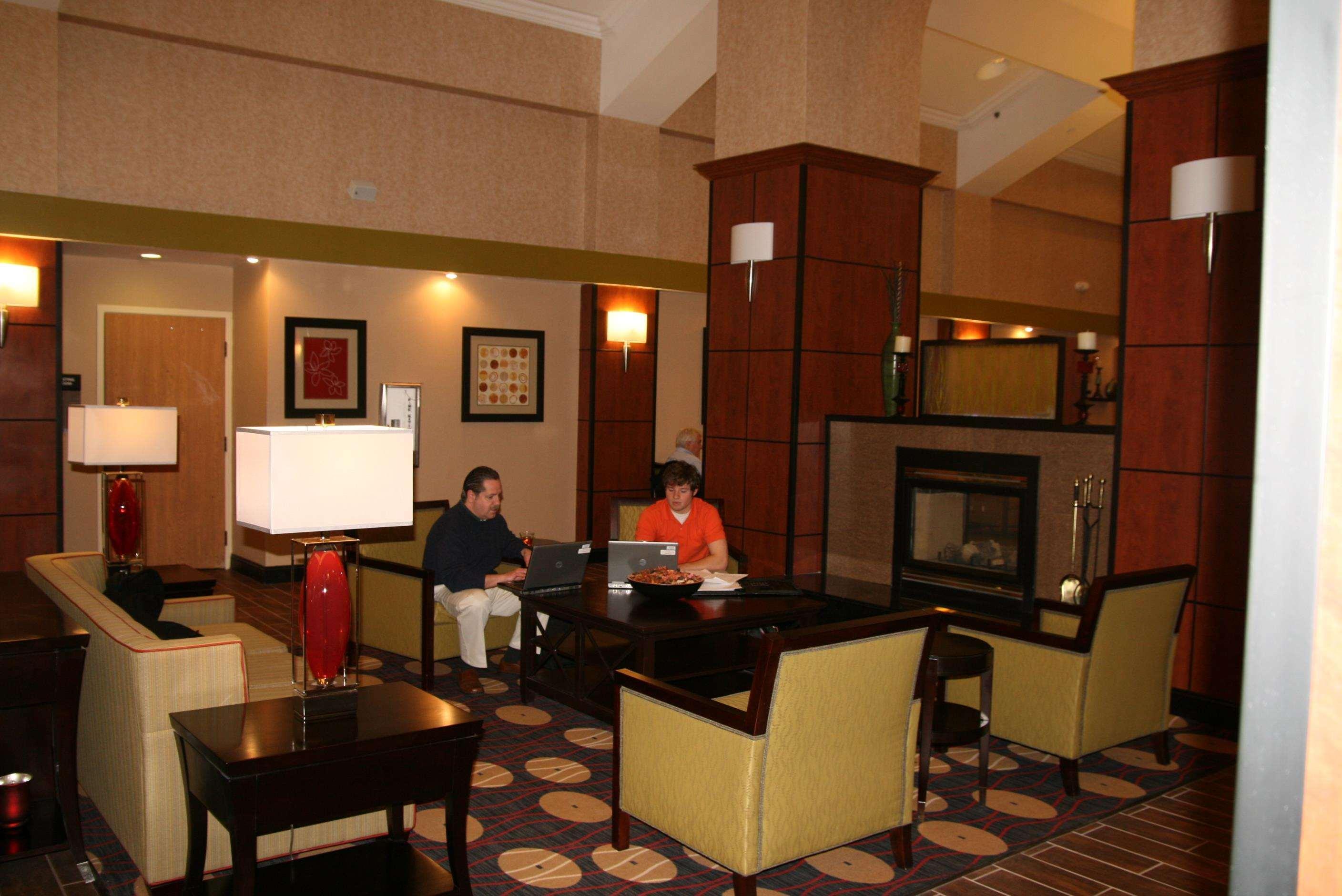 Hampton Inn & Suites Kansas City-Merriam Exteriör bild