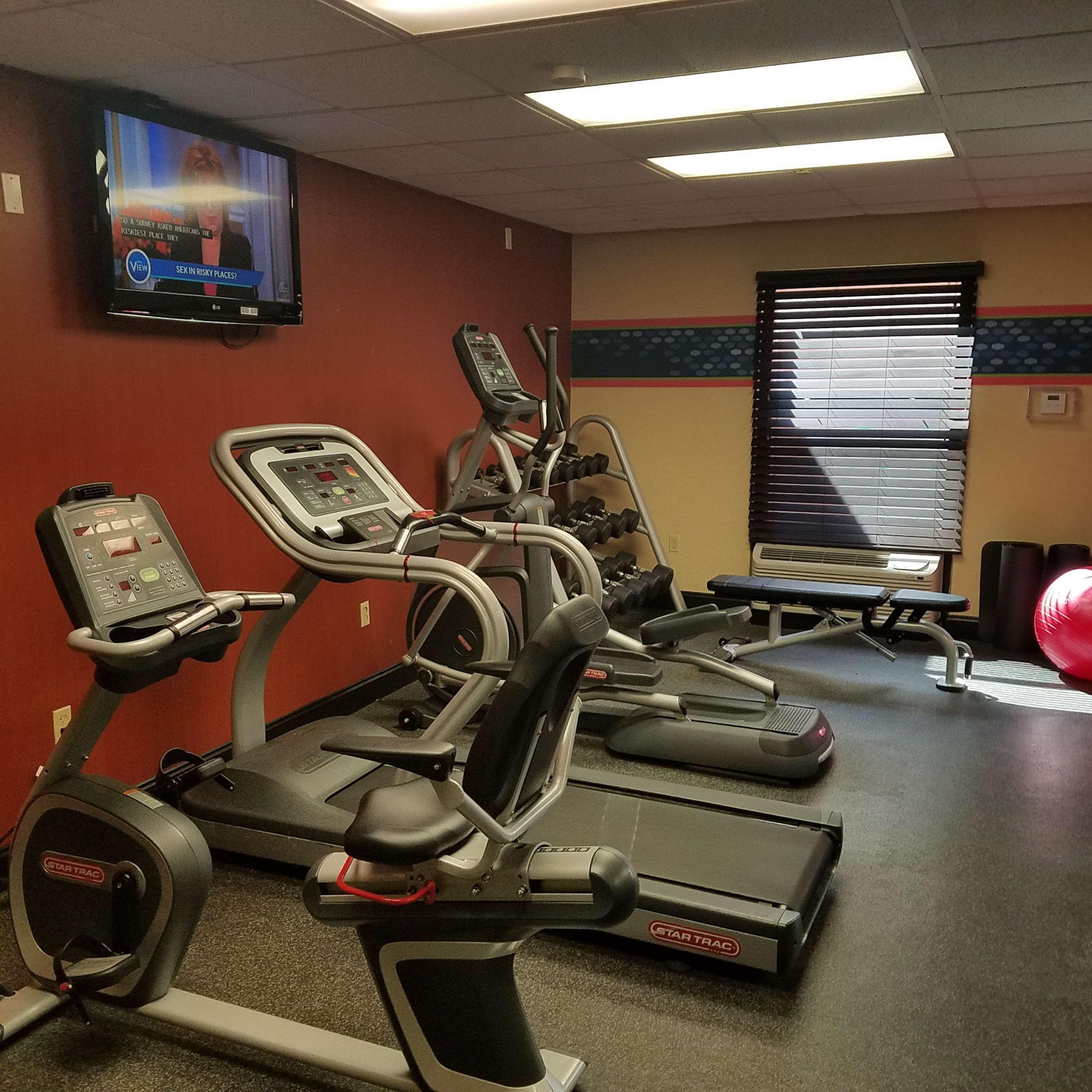 Hampton Inn & Suites Kansas City-Merriam Exteriör bild