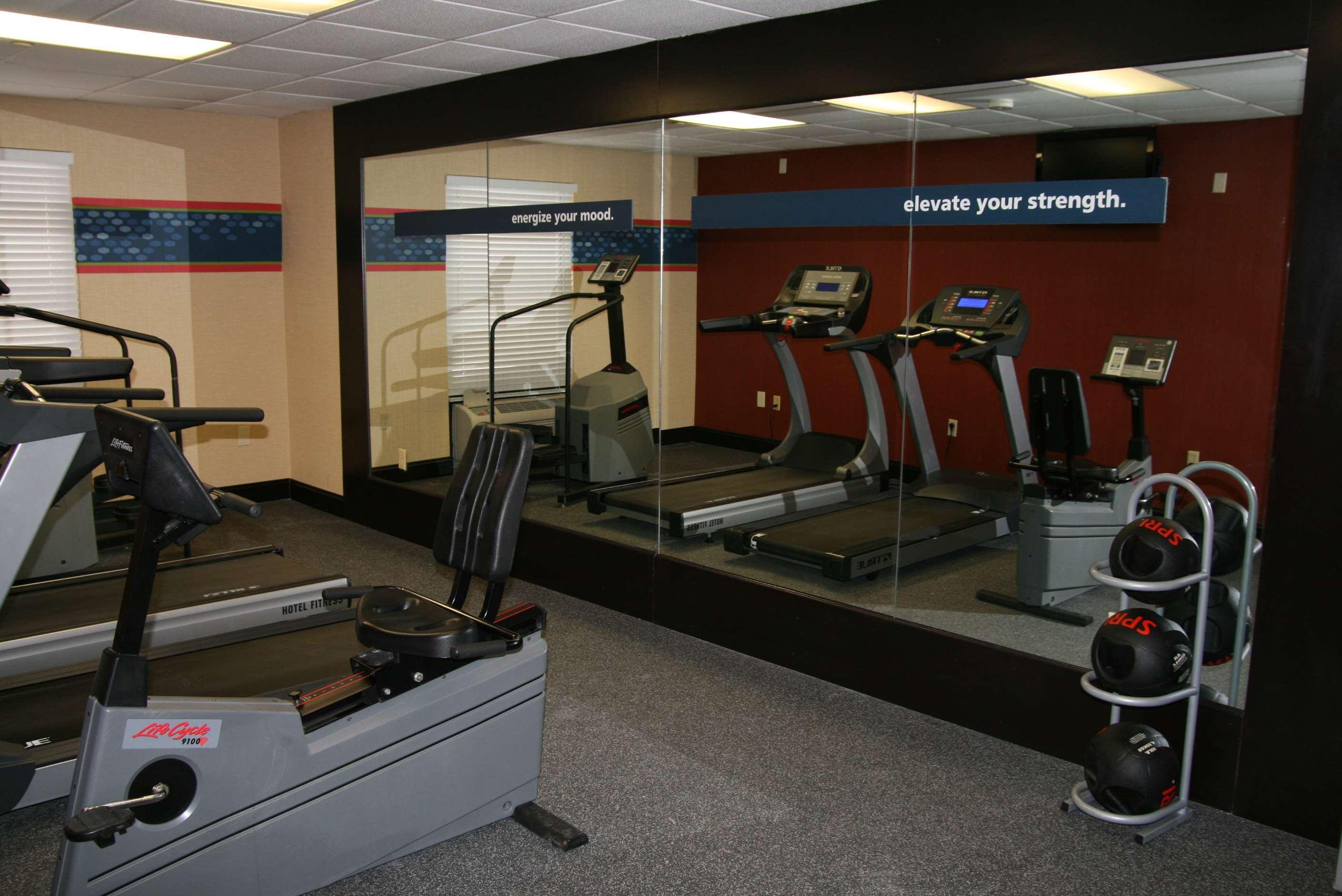 Hampton Inn & Suites Kansas City-Merriam Exteriör bild