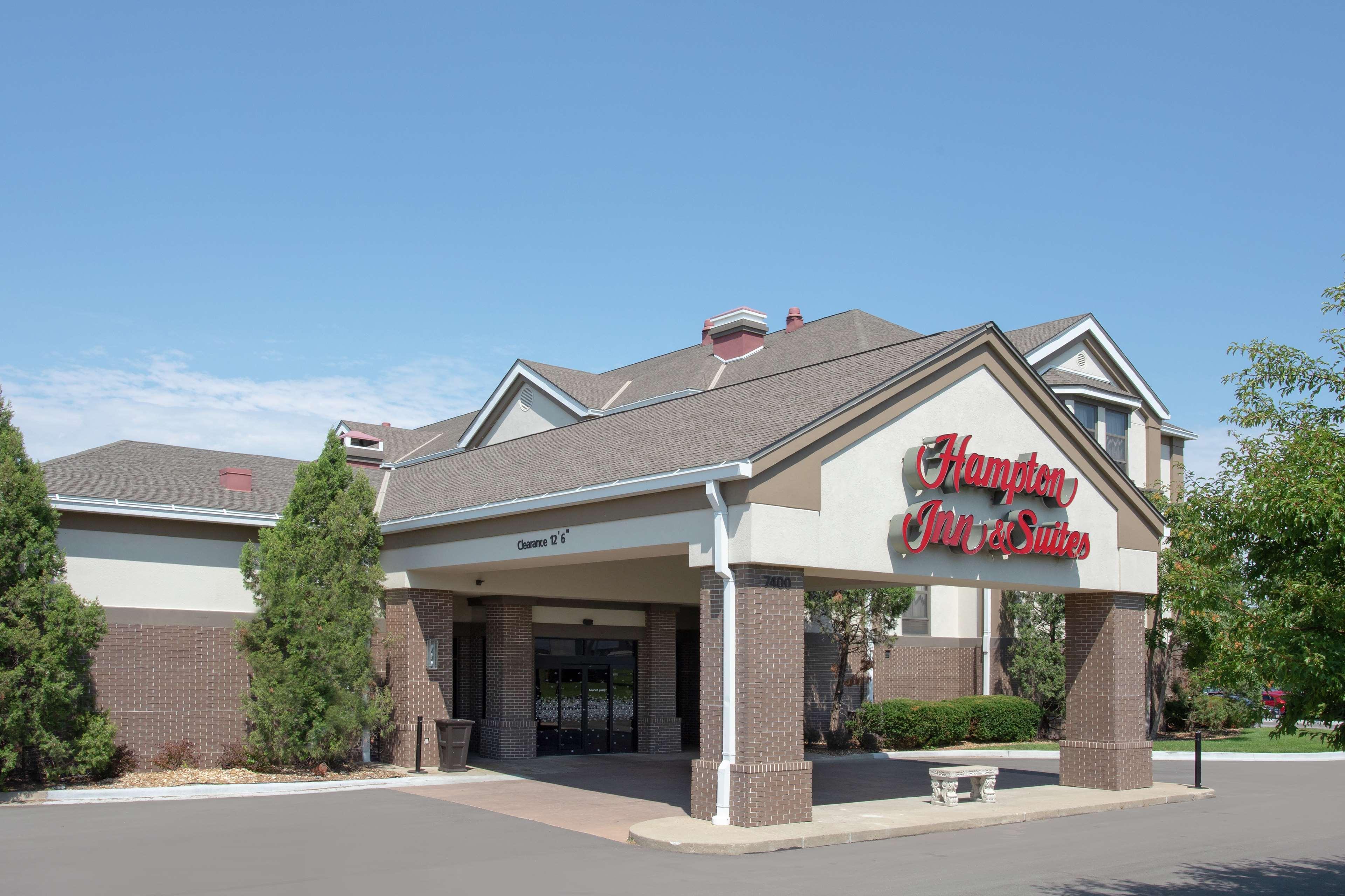 Hampton Inn & Suites Kansas City-Merriam Exteriör bild