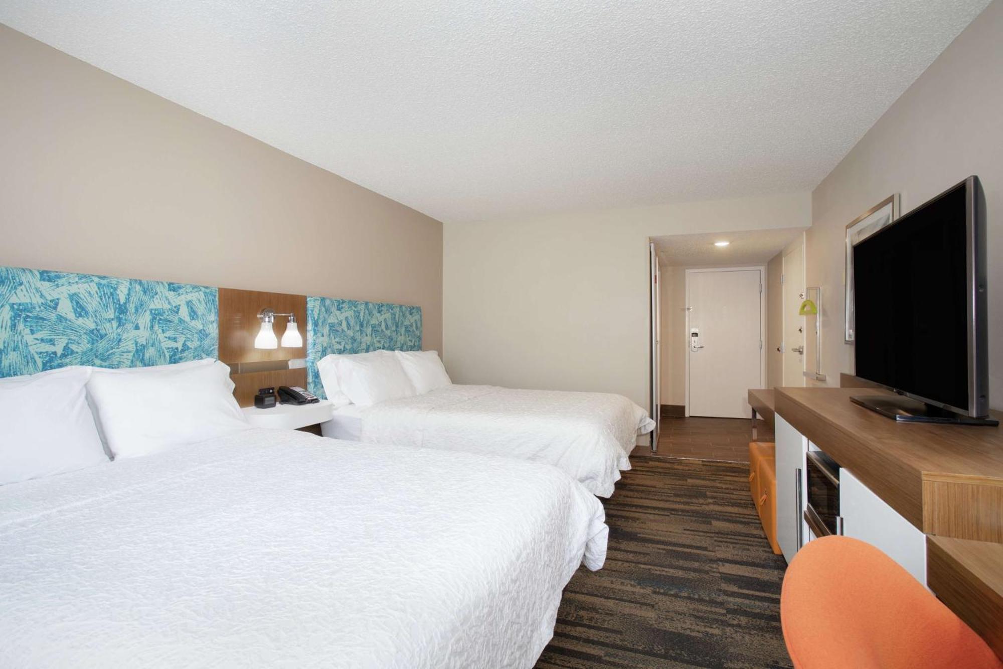 Hampton Inn & Suites Kansas City-Merriam Exteriör bild