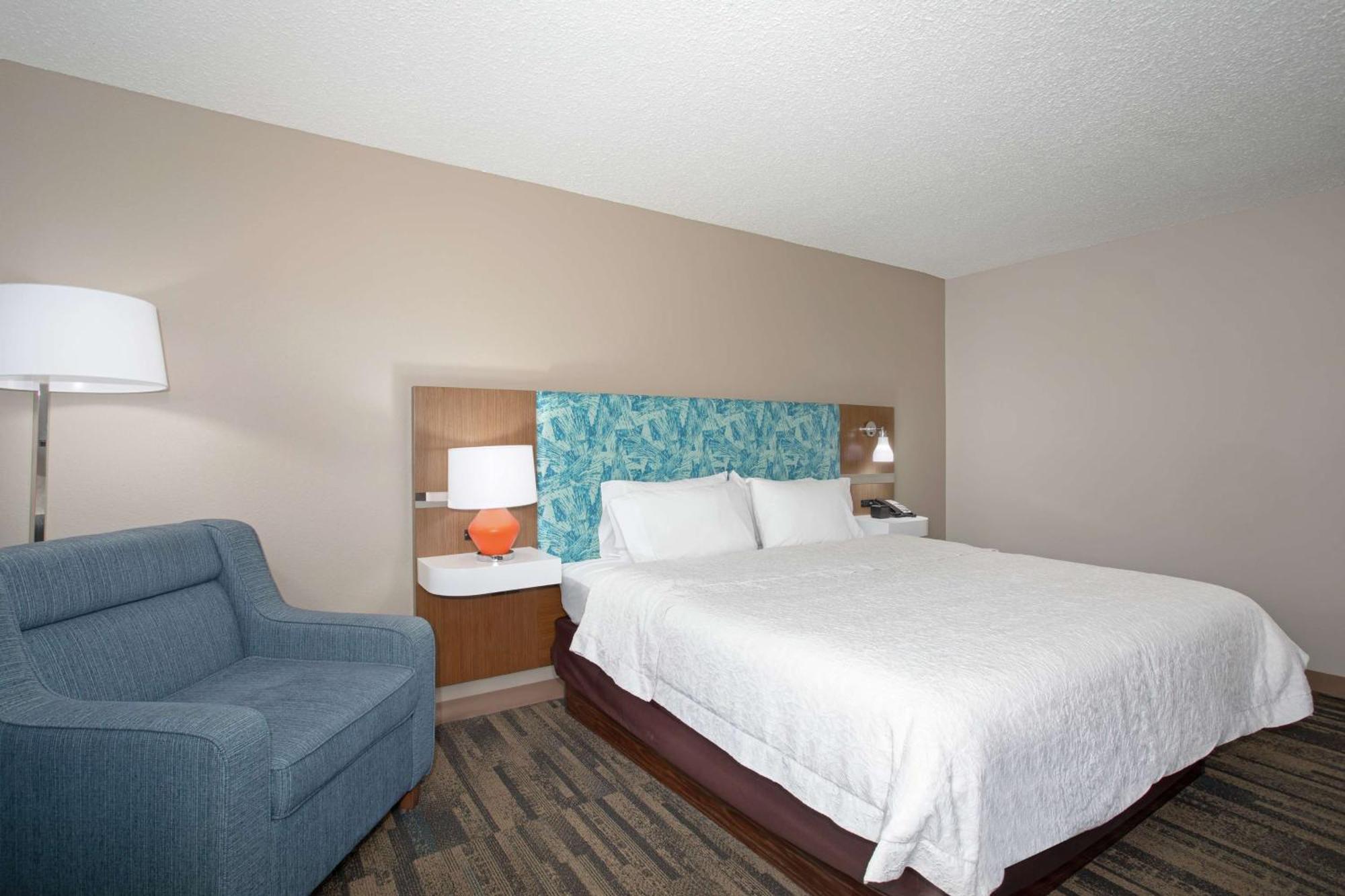 Hampton Inn & Suites Kansas City-Merriam Exteriör bild